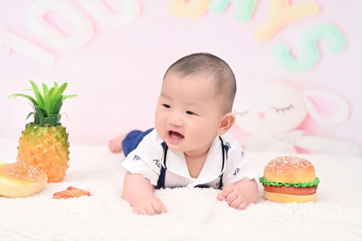 抚顺宝宝在妈妈肚子里